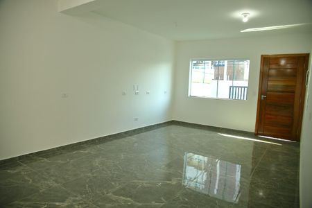Casa à venda com 140m², 3 quartos e 2 vagasSala