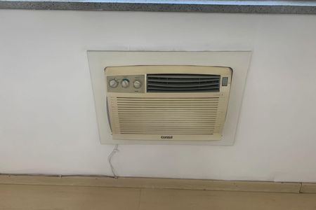 Ar condicionado da Sala de apartamento para alugar com 2 quartos, 54m² em Gonzaga, Santos