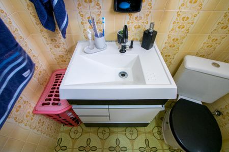 Casa à venda com 106m², 3 quartos e 1 vagaBanheiro