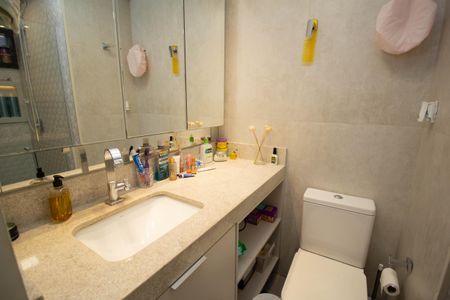 Apartamento à venda com 72m², 2 quartos e 1 vagaBanheiro da Suíte
