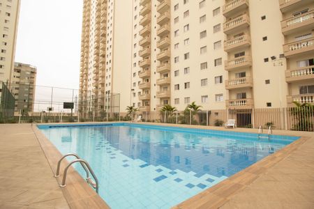 Apartamento à venda com 72m², 2 quartos e 1 vagaÁrea comum - Piscina