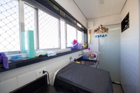 Apartamento à venda com 72m², 2 quartos e 1 vagaÁrea de Serviço