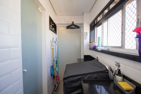 Apartamento à venda com 72m², 2 quartos e 1 vagaÁrea de Serviço