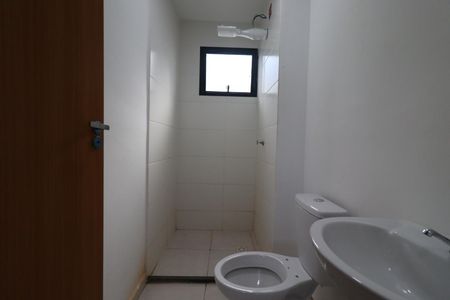 Casa de condomínio para alugar com 68m², 2 quartos e 2 vagasBanheiro