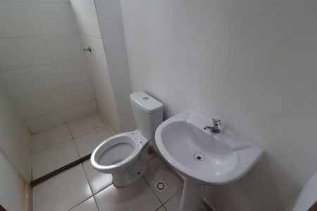 Casa de condomínio para alugar com 68m², 2 quartos e 2 vagasBanheiro