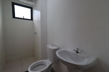 Casa de condomínio para alugar com 68m², 2 quartos e 2 vagasBanheiro