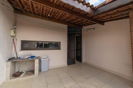 Casa à venda com 190m², 3 quartos e 6 vagasVaranda