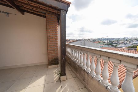 Casa à venda com 190m², 3 quartos e 6 vagasVaranda