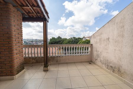 Casa à venda com 190m², 3 quartos e 6 vagasVaranda