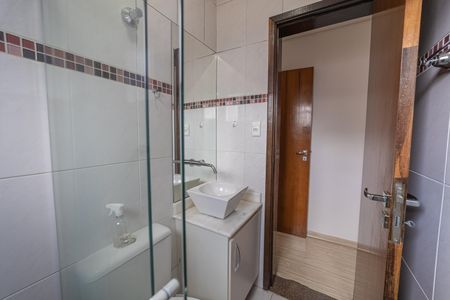 Casa à venda com 190m², 3 quartos e 6 vagasBanheiro do Quarto 3