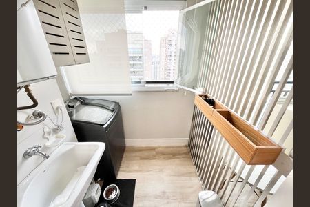 Apartamento para alugar com 60m², 2 quartos e 1 vaga Apartamento para alugar com 60m², 2 quartos e 1 vagaCozinha e Área de Serviço