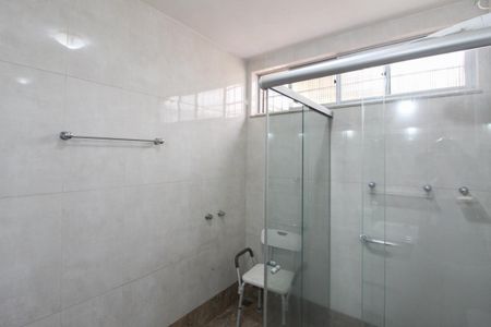 Casa à venda com 400m², 5 quartos e 4 vagas Casa à venda com 400m², 5 quartos e 4 vagasBanheiro Social