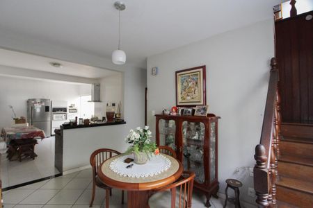 Casa à venda com 400m², 5 quartos e 4 vagas Casa à venda com 400m², 5 quartos e 4 vagasSala 2