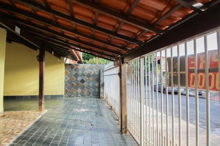 Casa à venda com 400m², 5 quartos e 4 vagas Casa à venda com 400m², 5 quartos e 4 vagasGaragem