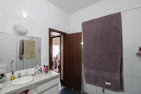 Casa à venda com 400m², 5 quartos e 4 vagas Casa à venda com 400m², 5 quartos e 4 vagasBanheiro da Suíte 1
