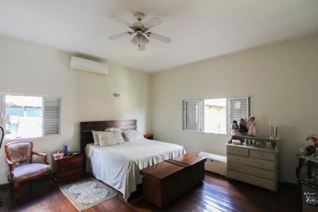 Casa à venda com 400m², 5 quartos e 4 vagas Casa à venda com 400m², 5 quartos e 4 vagasSuíte 1