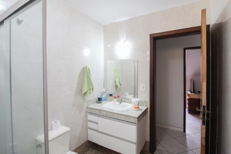 Casa à venda com 400m², 5 quartos e 4 vagas Casa à venda com 400m², 5 quartos e 4 vagasBanheiro Social