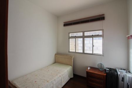 Casa à venda com 400m², 5 quartos e 4 vagas Casa à venda com 400m², 5 quartos e 4 vagasQuarto 3