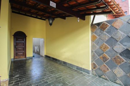 Garagem de casa à venda com 5 quartos, 400m² em Liberdade, Belo Horizonte