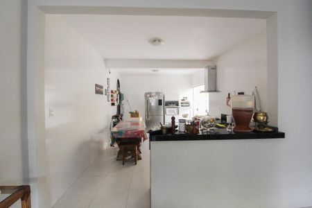Casa à venda com 400m², 5 quartos e 4 vagas Casa à venda com 400m², 5 quartos e 4 vagasCozinha
