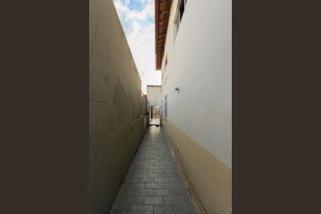 Casa à venda com 400m², 5 quartos e 4 vagas Casa à venda com 400m², 5 quartos e 4 vagasCorredor