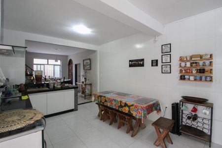 Casa à venda com 400m², 5 quartos e 4 vagas Casa à venda com 400m², 5 quartos e 4 vagasCozinha