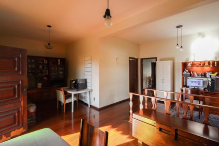 Casa à venda com 400m², 5 quartos e 4 vagas Casa à venda com 400m², 5 quartos e 4 vagasSala 3