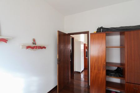 Casa à venda com 400m², 5 quartos e 4 vagas Casa à venda com 400m², 5 quartos e 4 vagasQuarto 3