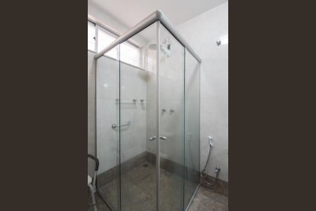 Casa à venda com 400m², 5 quartos e 4 vagas Casa à venda com 400m², 5 quartos e 4 vagasBanheiro Social