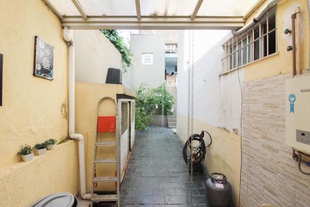Casa à venda com 400m², 5 quartos e 4 vagas Casa à venda com 400m², 5 quartos e 4 vagasCorredor