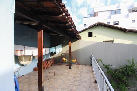 Casa à venda com 400m², 5 quartos e 4 vagas Casa à venda com 400m², 5 quartos e 4 vagasÁrea Gourmet