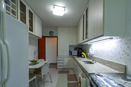 Apartamento à venda com 106m², 3 quartos e 2 vagasCozinha