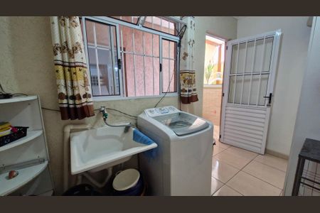 Casa à venda com 110m², 2 quartos e 2 vagasLavanderia