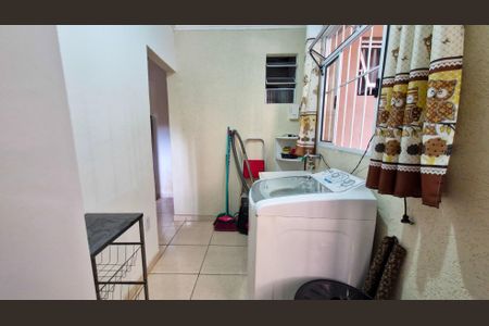 Casa à venda com 110m², 2 quartos e 2 vagasLavanderia