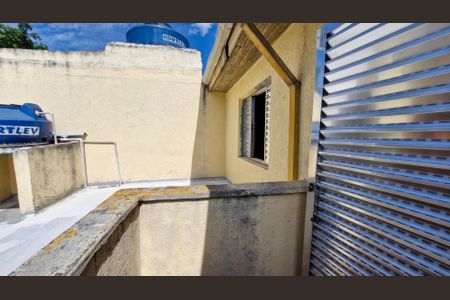 Casa à venda com 110m², 2 quartos e 2 vagasVaranda