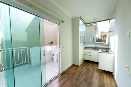 Casa para alugar com 11m², 1 quarto e 1 vaga Casa para alugar com 11m², 1 quarto e 1 vagaSala_Cozinha