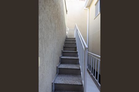 Casa para alugar com 11m², 1 quarto e 1 vaga Casa para alugar com 11m², 1 quarto e 1 vagaEscada de acesso