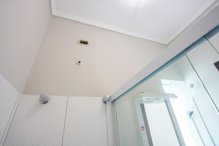 Casa à venda com 220m², 3 quartos e 4 vagasBanheiro do quarto 2