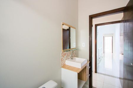 Casa à venda com 220m², 3 quartos e 4 vagasBanheiro do quarto 3