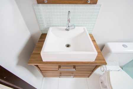 Casa à venda com 220m², 3 quartos e 4 vagasBanheiro do quarto 1