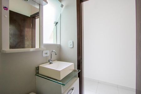 Casa à venda com 220m², 3 quartos e 4 vagasBanheiro do quarto 2