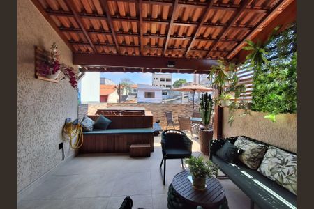 Casa à venda com 250m², 3 quartos e 2 vagasVaranda quarto 2
