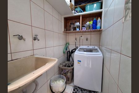 Casa à venda com 250m², 3 quartos e 2 vagasÁrea de Serviço 