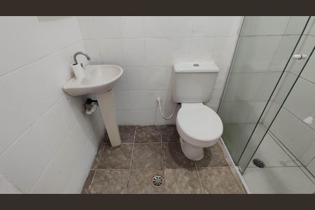 Banheiro de casa para alugar com 1 quarto, 60m² em Jardim Helena, Ferraz de Vasconcelos
