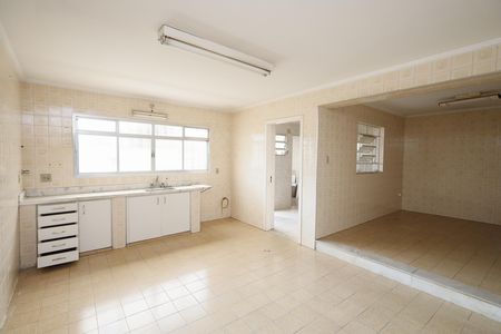 Casa à venda com 492m², 2 quartos e 2 vagasCozinha 