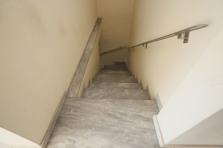 Casa à venda com 492m², 2 quartos e 2 vagasEscada 