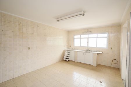 Casa à venda com 492m², 2 quartos e 2 vagasCozinha