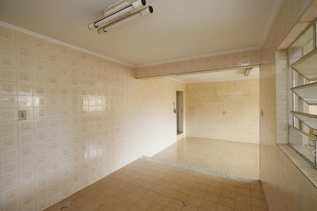 Casa à venda com 492m², 2 quartos e 2 vagasCozinha 