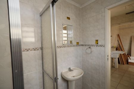 Casa à venda com 492m², 2 quartos e 2 vagasBanheiro 4 casa 3 