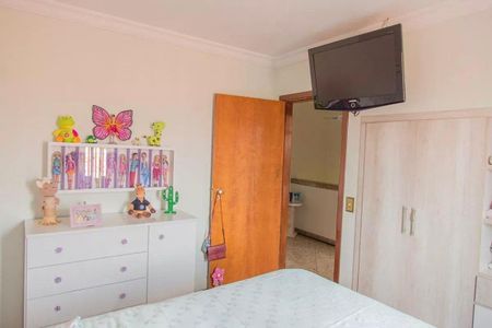 Casa à venda com 3 quartos, 157m² em Vila Invernada, São Paulo